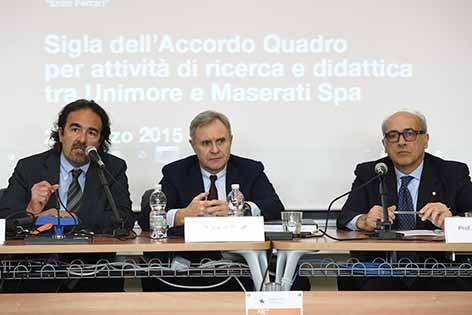 Maserati_UNIMORE_firma-protocollo-collaborazione_da-sinistra_Prof.-A.Capra-direttore-DIEF_Ing.H.Wester-CEO-Maserati_Prof.A.Andrisano-Rettore-UNIMORE_DA26340-11