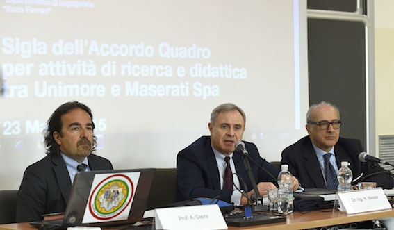 Maserati_UNIMORE_firma-protocollo-collaborazione_da-sinistra_Prof.-A.Capra-direttore-DIEF_Ing.H.Wester-CEO-Maserati_Prof.A.Andrisano-Rettore-UNIMORE_DA26409-1