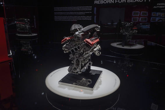 Universo_Ferrari_India_Daytona_SP3_Engine_be65c0ba-35a5-4312-86af-75600031cbff