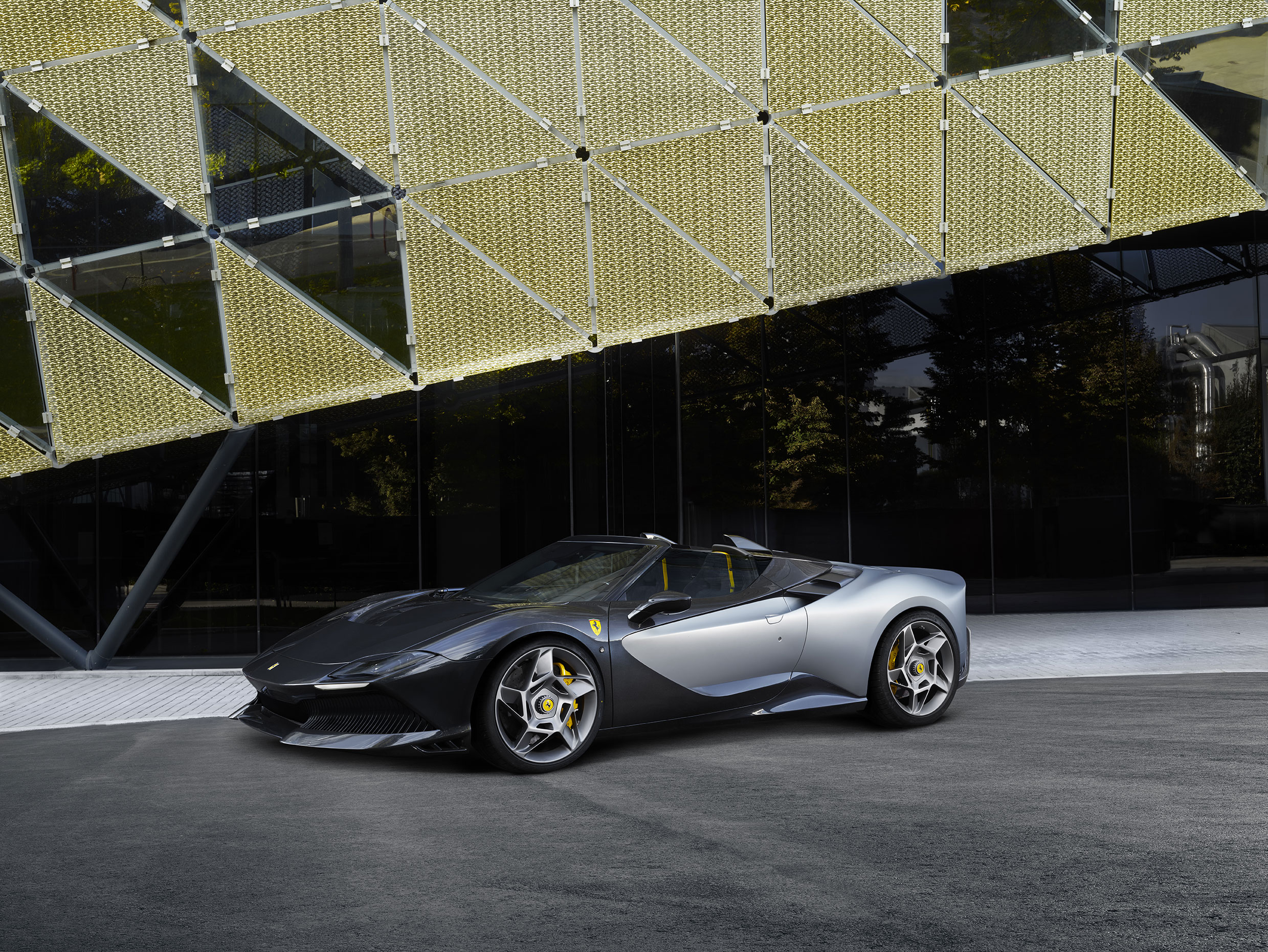 Ferrari SP-8: la Roadster su base F8 Spider è la nuova One-Off della Casa di Maranello