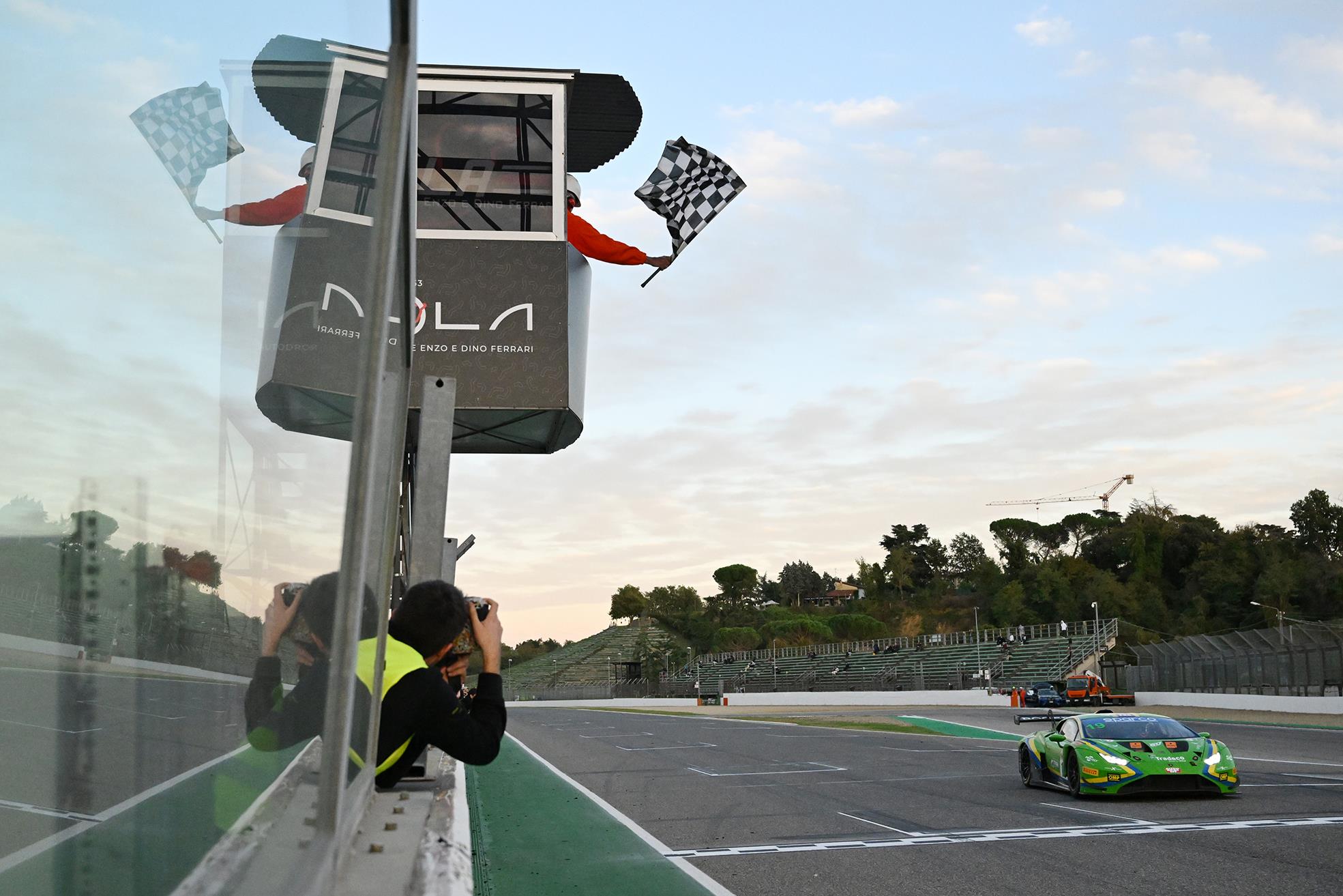 Lamborghini centra a Imola due vittorie ed i titoli GT3 Pro-Am e Am nell’Italiano GT Sprint