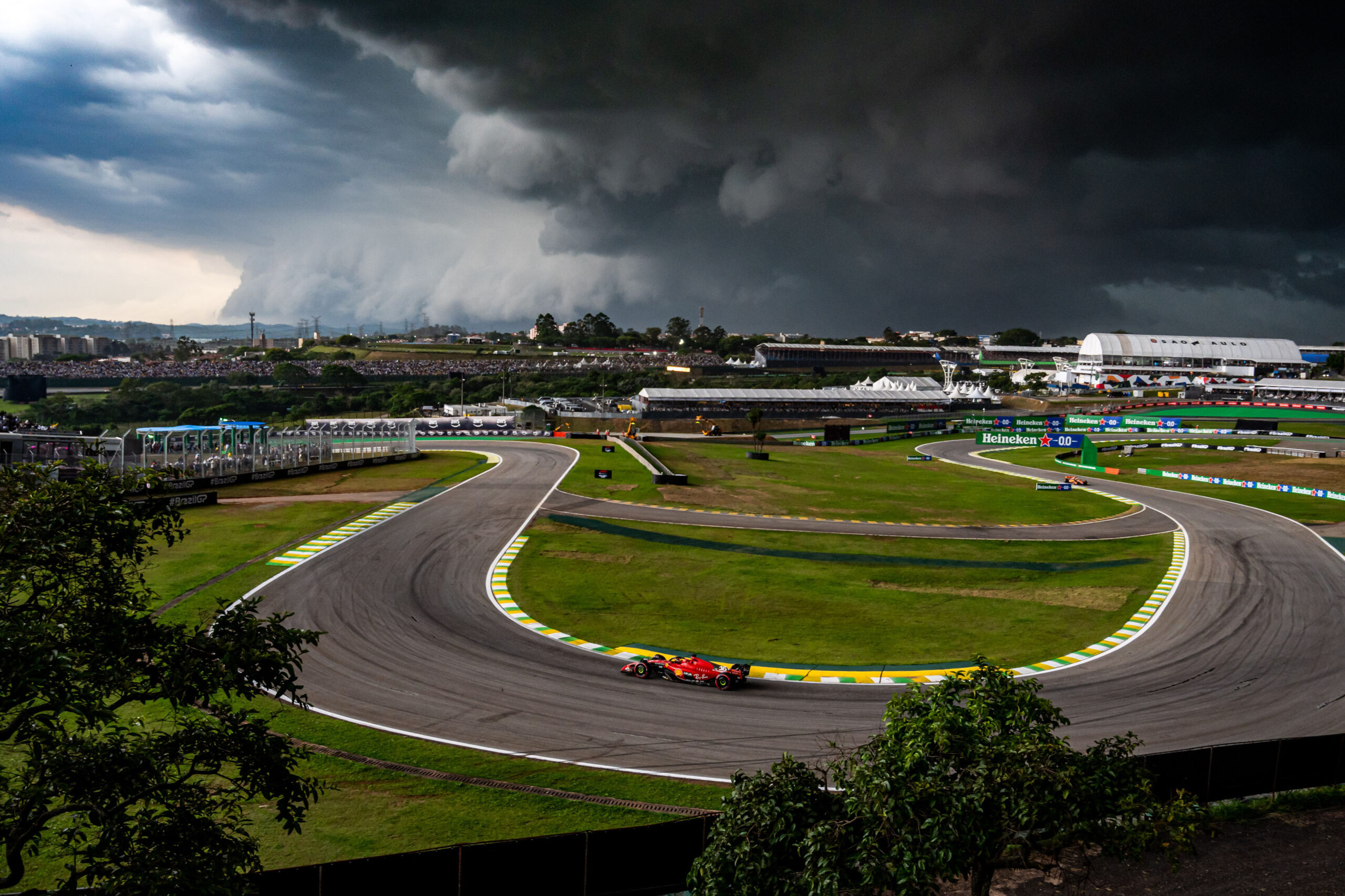 Gran Premio di San Paolo – Charles in prima fila anticipando il diluvio