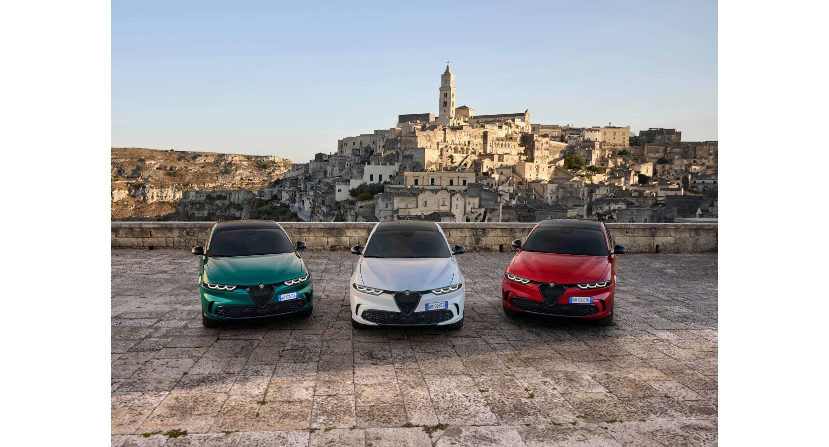 Tributo Italiano: Alfa Romeo presenta la prima serie speciale globale di gamma