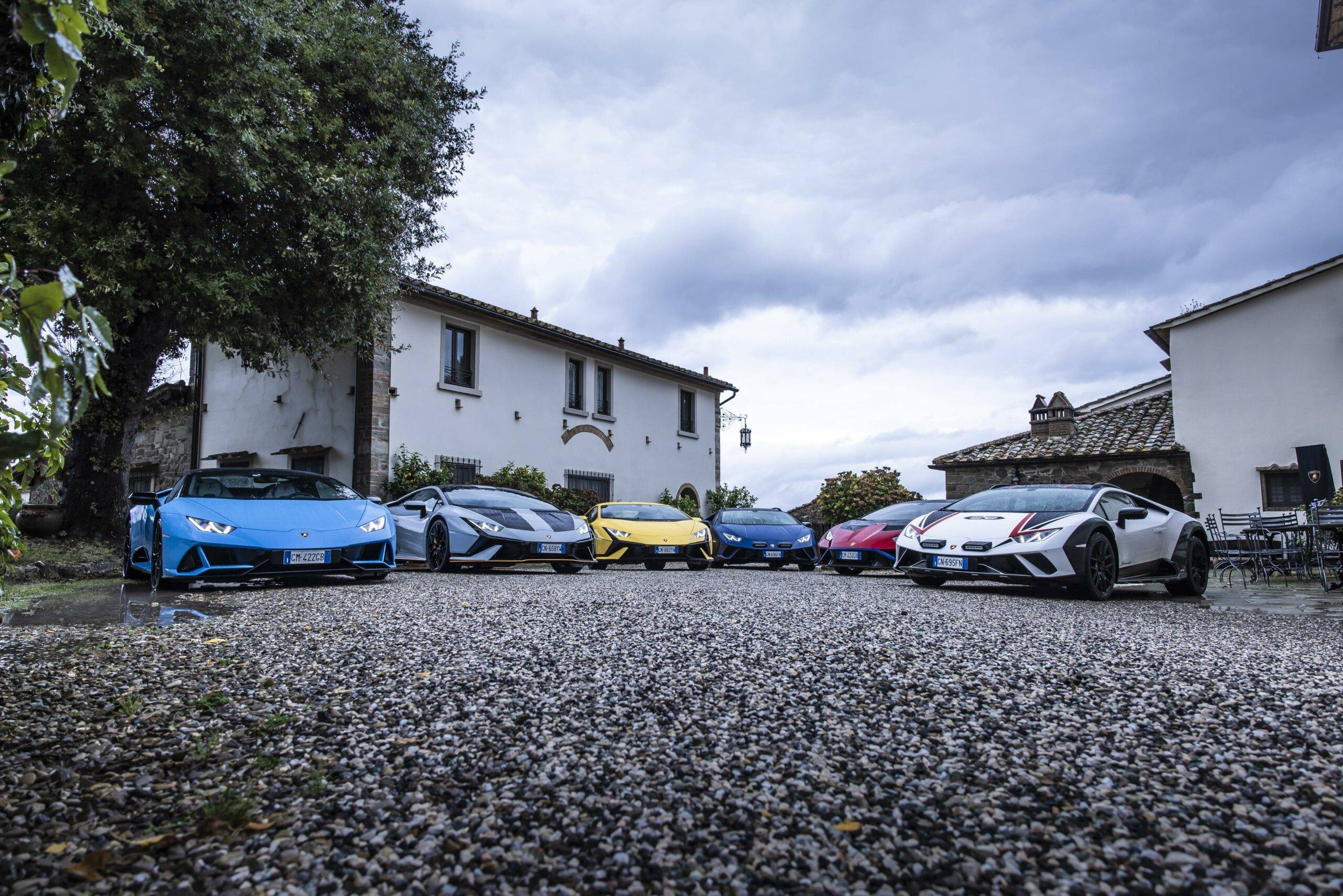 Huracán: la guida celebrativa del V10 Lamborghini