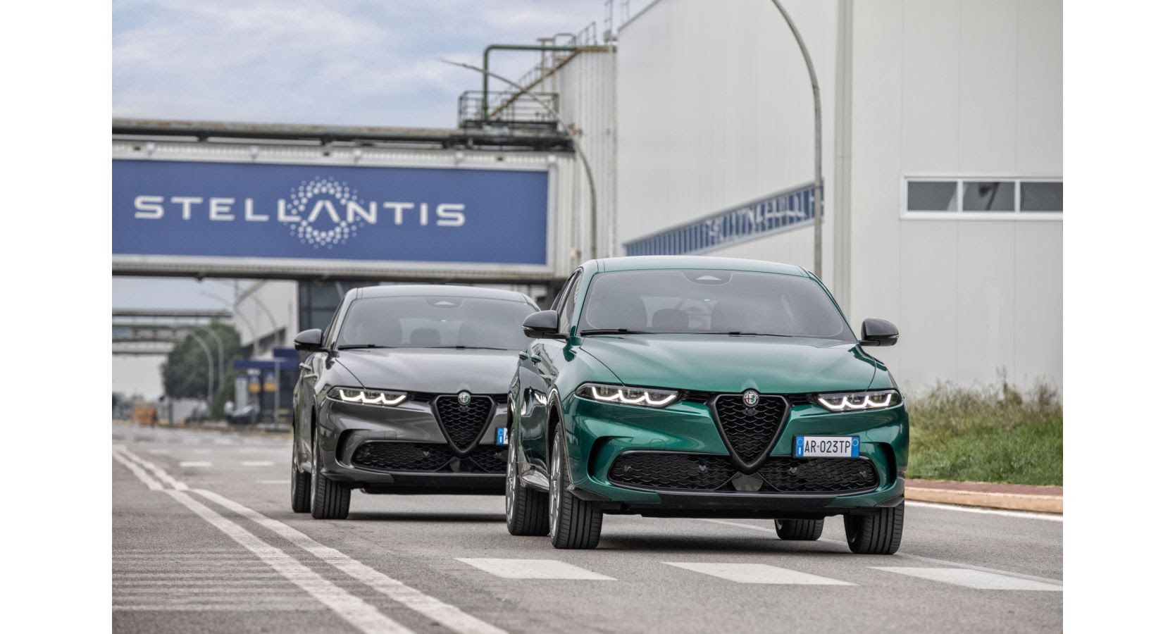 Alfa Romeo celebra il 2023 raddoppiando le vendite