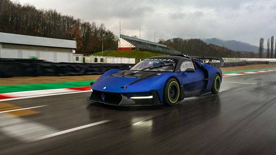 Maserati MCXtrema: la “belva” si scatena in pista in attesa della prima consegna