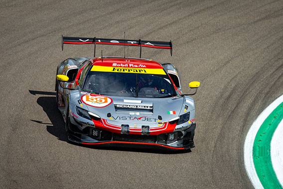 Le Ferrari 296 LMGT3 in top 10 nella qualifica di Imola