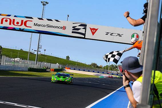 Lamborghini vince a Misano nell’Italiano GT Sprint e al Fuji torna al successo nel Super GT